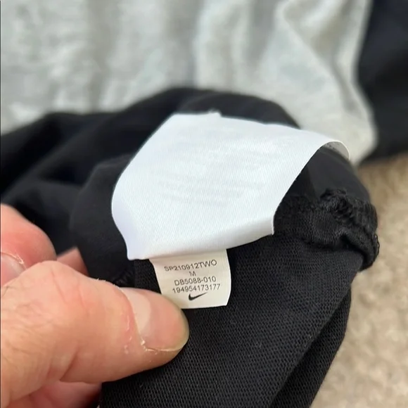 Nike Men's Colorblock Gray and Black Shirt - Picture 6 of 7